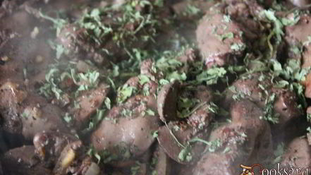 Рецепт куриной печени с луком и грецкими орехами