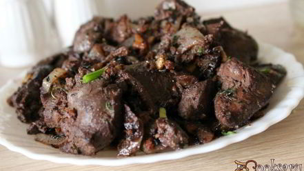 Рецепт куриной печени с луком и грецкими орехами