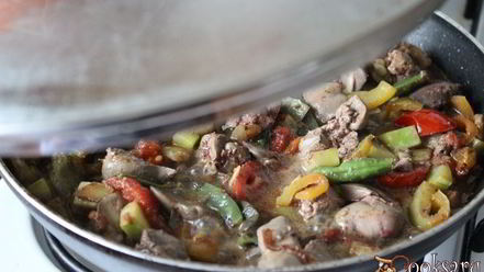 Рецепт куриной печени с осенними овощами