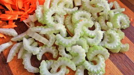 Рецепт куриной печени с овощами и гречкой