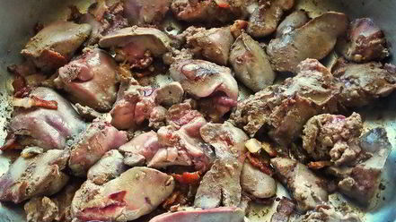 Рецепт куриной печени с овощами и гречкой