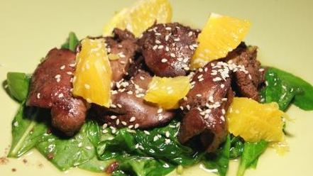Рецепт куриной печени в медовом соусе со шпинатом