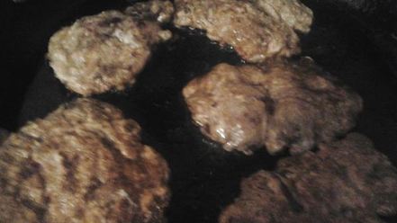 Рецепт отбивных из печени со сливочно-грибным соусом