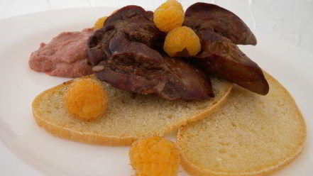 Рецепт печени-гриля с инжирно-малиновым соусом