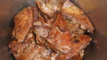 Рецепт печени, тушеной в томатно-сметанном соусе