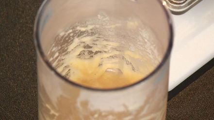 Рецепт телячьей печени на пюре из яблок с ягодным соусом