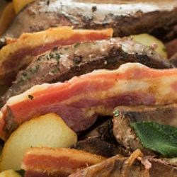Рецепт Телячьей печени с беконом и картофелем