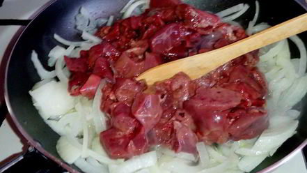 Рецепт тушеной куриной печени