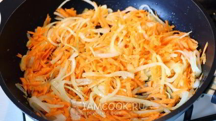 Рецепт тушеной печени со сметаной, морковью и луком