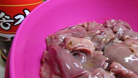 Рецепт жареной куриной печени с луком