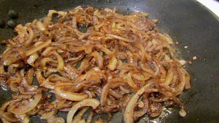 Рецепт жареной куриной печени с луком