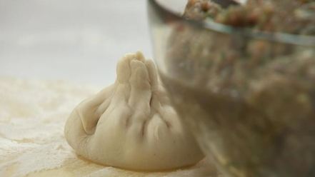 Рецепт хинкали с базиликом и перцем чили