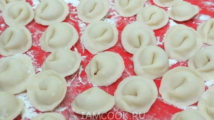 Рецепт пельменей с грибами в горшочках в духовке