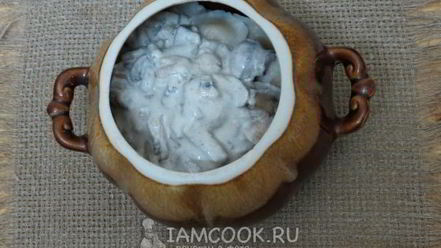 Рецепт пельменей с грибами в горшочках в духовке