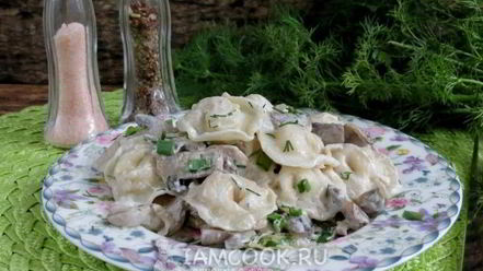 Рецепт пельменей с грибами в горшочках в духовке