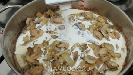 Рецепт пельменей с грибами в горшочках в духовке