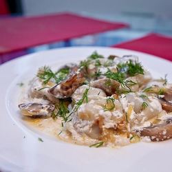 Рецепт Пельменей в сметане в мультиварке