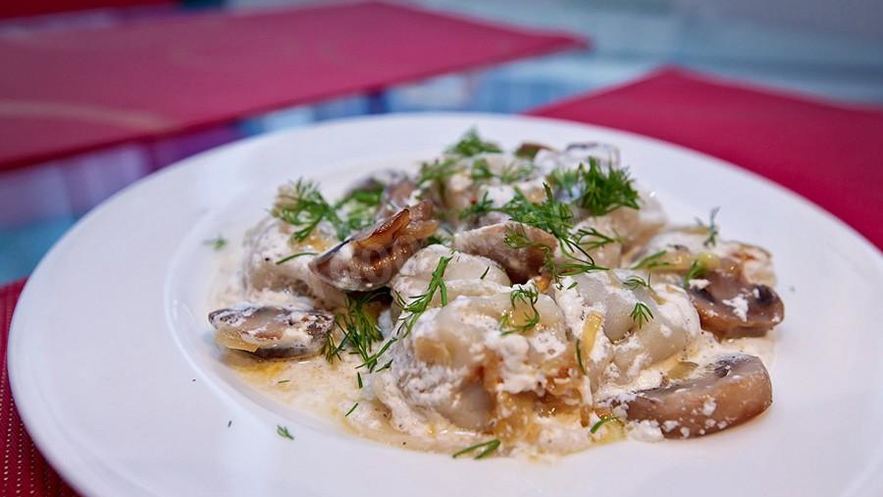 Рецепт пельменей в сметане в мультиварке