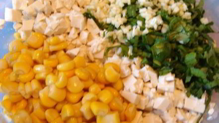 Рецепт постных цветных хинкали к 8 марта