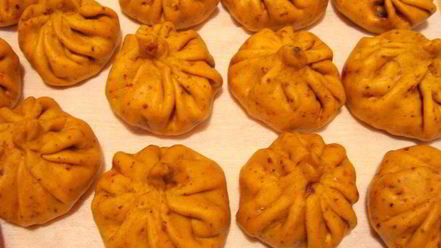 Рецепт постных цветных хинкали к 8 марта