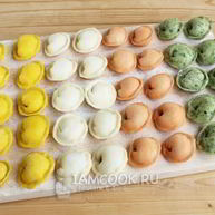 Рецепт Цветного теста для пельменей