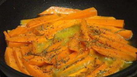 Рецепт глазированной моркови с пилавом из перловки