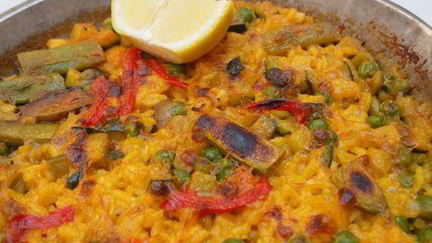 Рецепт Овощной паэльи с зеленым горошком и шампиньонами