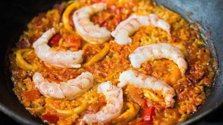 Рецепт паэльи с морепродуктами и чоризо