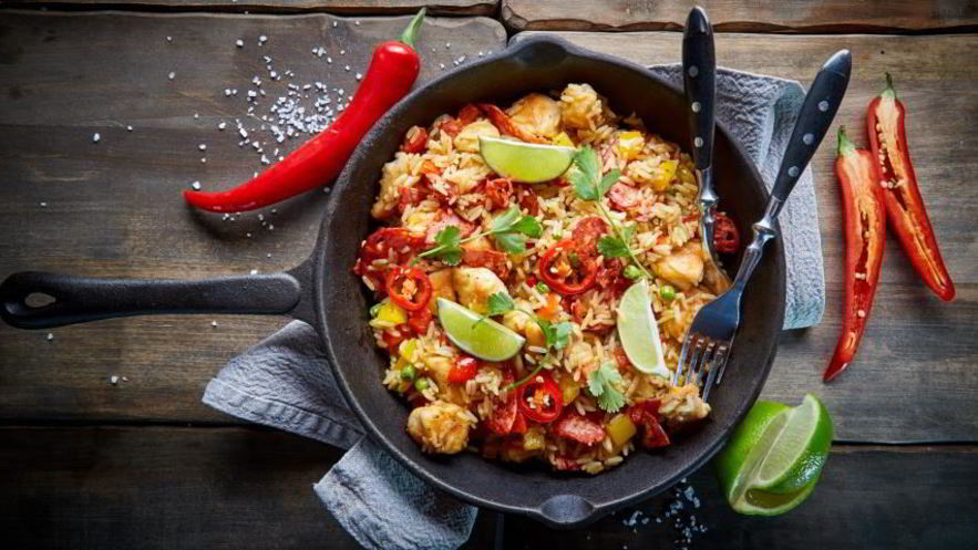 Рецепт паэльи с цыпленком и чорризо