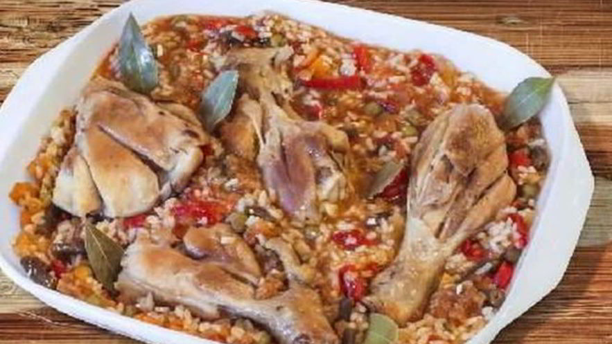 Рецепт пикантного плова с курицей и баклажанами