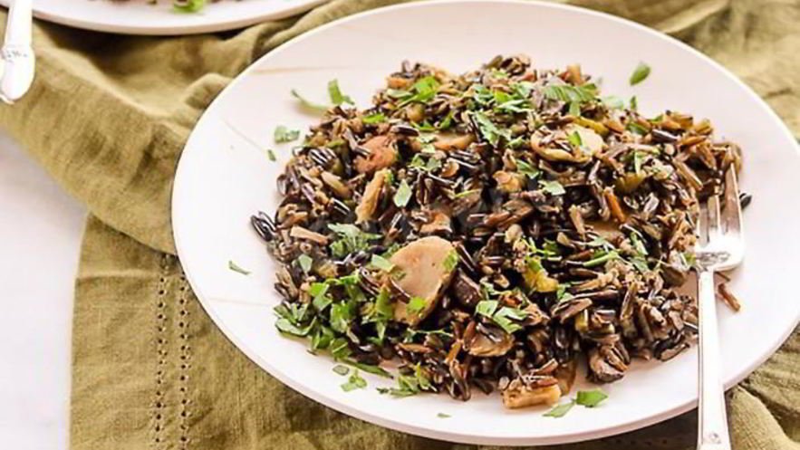 Рецепт плова из дикого риса с грибами и каштанами