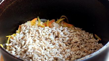 Рецепт плова из перловки с курицей