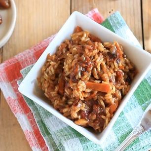 Рецепт Сладкого плова из коричневого бурого риса с финиками и орехами