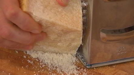 Рецепт пюре из молодого картофеля с пармезаном