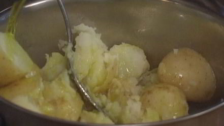 Рецепт пюре из молодого картофеля с пармезаном