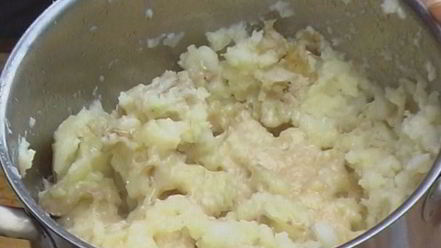 Рецепт пюре из молодого картофеля с пармезаном
