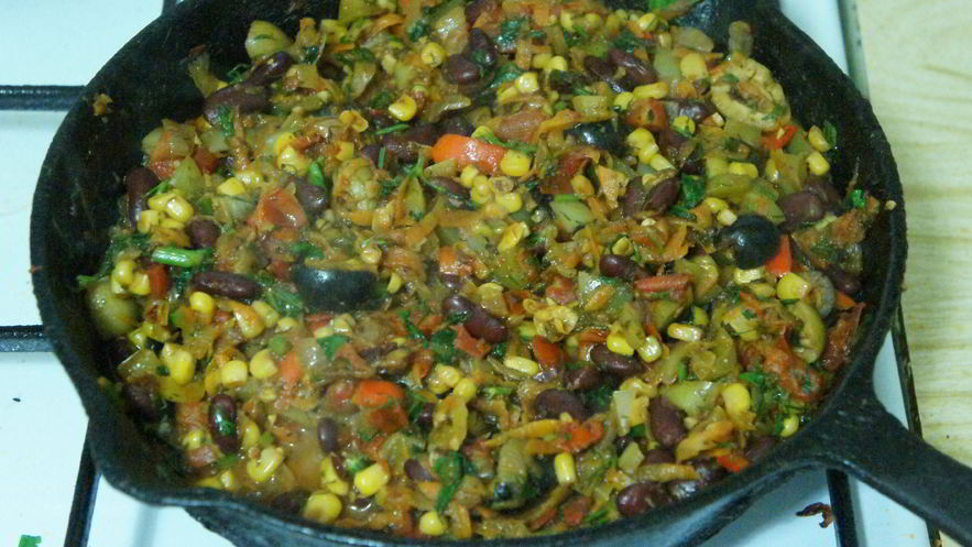 Рецепт грузинска-мексиканского овощного рагу с фасолью и кукурузой