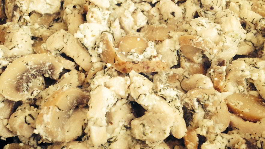 Рецепт куриного фрикасе с шампиньонами в сливочном соусе