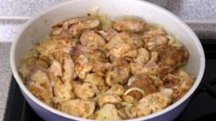 Рецепт куриного фрикасе в сливочном соусе