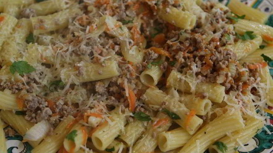 Рецепт макарон с мясом и овощным рагу