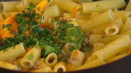 Рецепт макарон с мясом и овощным рагу