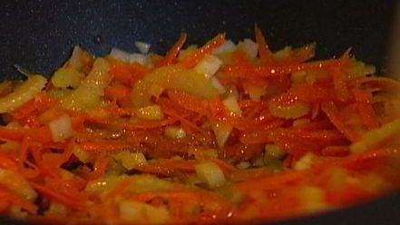 Рецепт макарон с мясом и овощным рагу