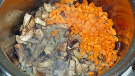 Рецепт овощного рагу с грибами