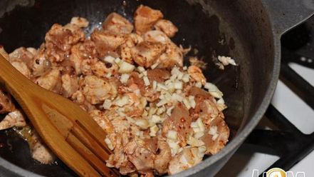 Рецепт овощного рагу с куриным филе и булгуром