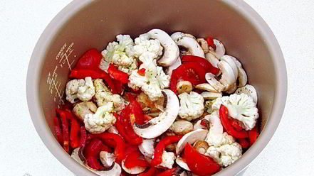 Рецепт овощного рагу с курицей в мультиварке