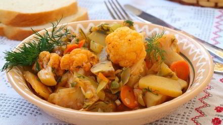 Рецепт овощного рагу с цветной капустой и стручковым горошком