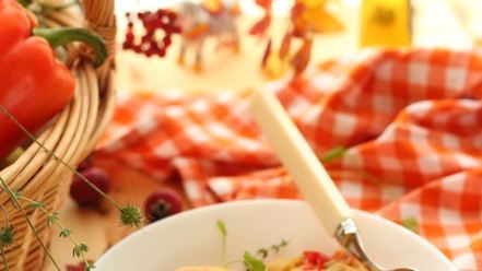 Рецепт рагу из курицы с овощами и сырными булочками