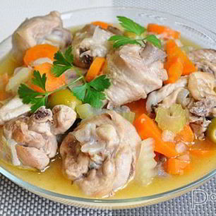 Рецепт Рагу из курицы в пряном соусе с оливками