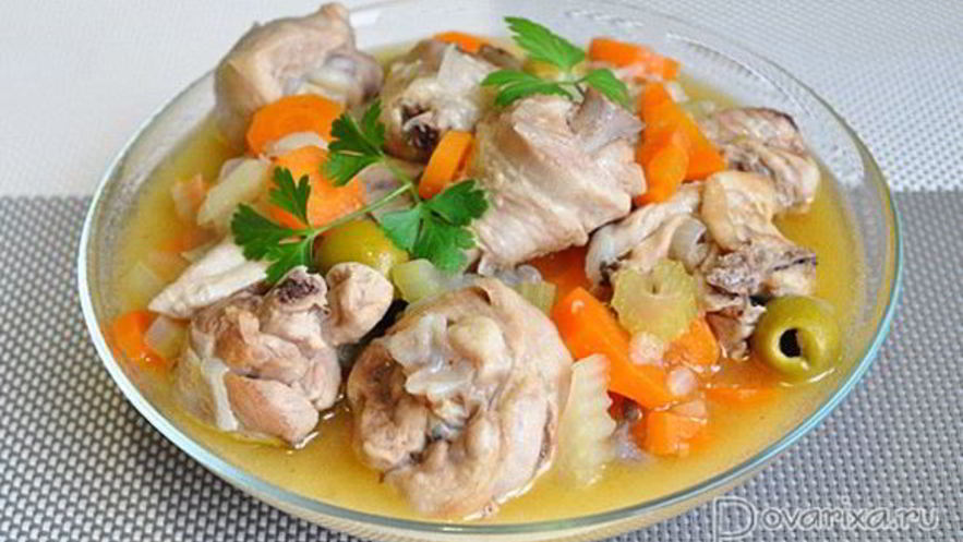 Рецепт рагу из курицы в пряном соусе с оливками