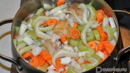 Рецепт рагу из курицы в пряном соусе с оливками